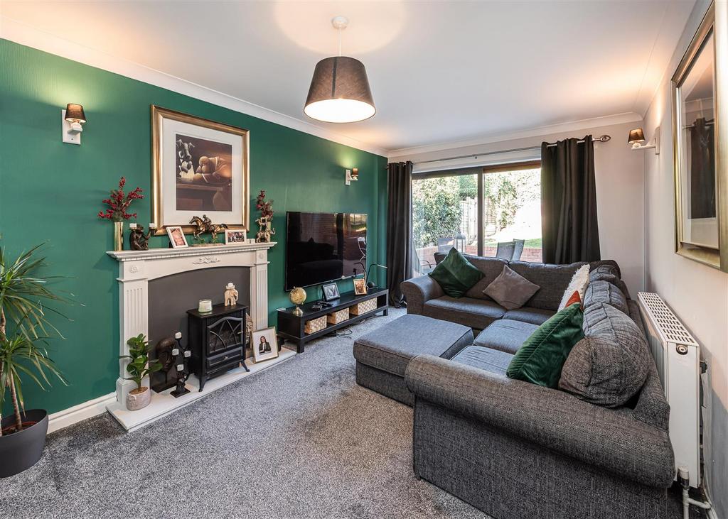10 Planks Lane-living2.jpg