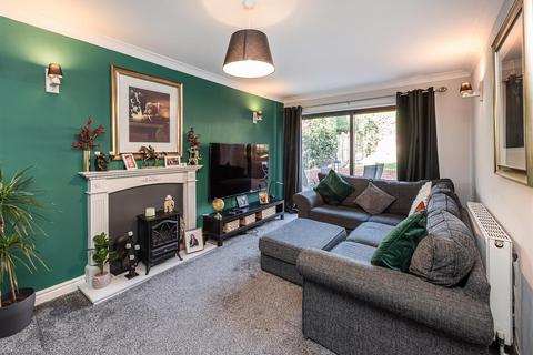 10 Planks Lane, Wombourne, Wolverhampton, WV5 9HE