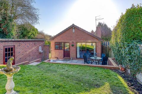 10 Planks Lane, Wombourne, Wolverhampton, WV5 9HE