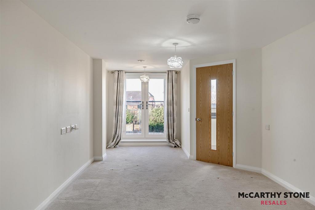 8581851-interior03-800.jpg