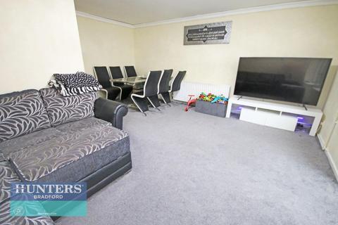 3 bedroom detached bungalow for sale, 172, Hunters Park Avenue Clayton, Bradford, West Yorkshire, BD14 6EW - NG