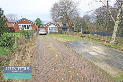 3 bedroom detached bungalow for sale, 172, Hunters Park Avenue Clayton, Bradford, West Yorkshire, BD14 6EW - NG