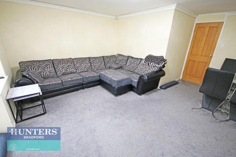 3 bedroom detached bungalow for sale, Hunters Park Avenue, Clayton, Bradford, BD14 6EW