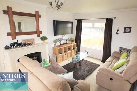 4 bedroom semi-detached house for sale - Broadstone Way Holme Wood, Bradford, West Yorkshire, BD4 9BH