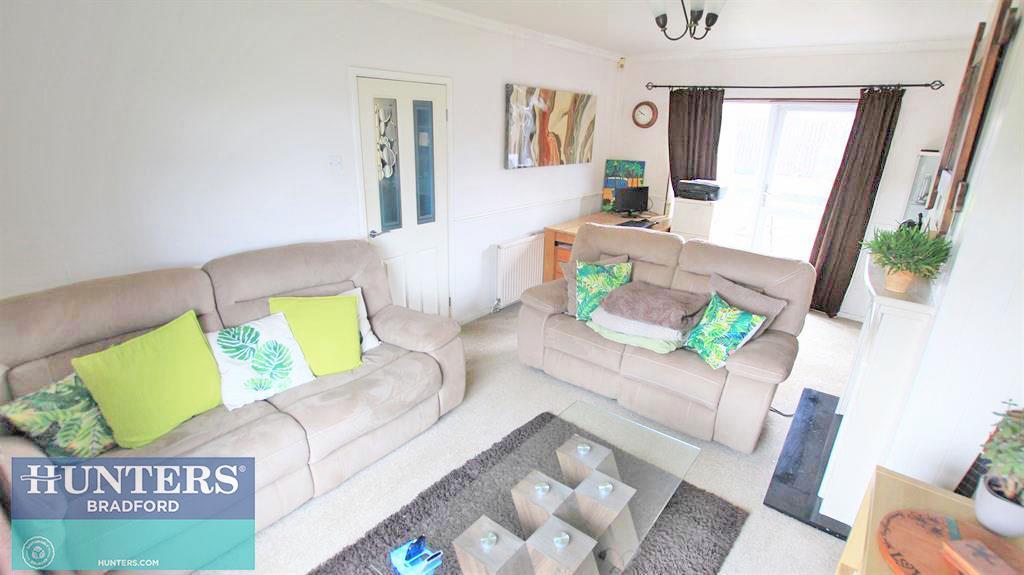 Broadstone Way Holme Wood, Bradford, West Yorkshire, BD4 9BH 4 bed semi