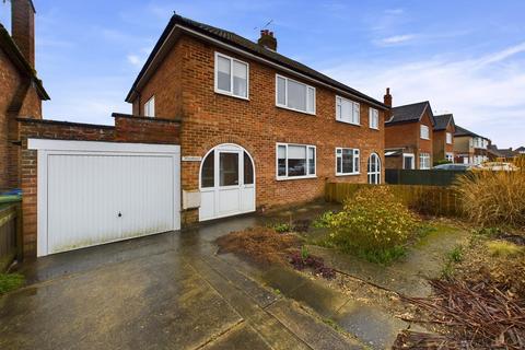 3 bedroom semi-detached house for sale - Spencers Way, Driffield