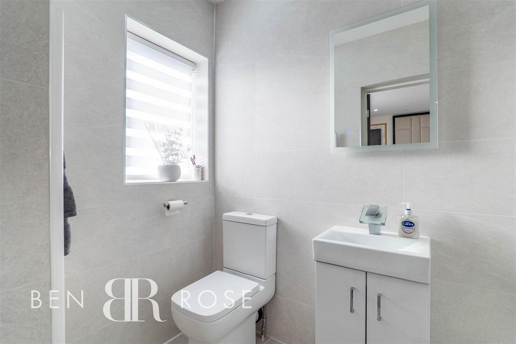 Bedroom Two Ensuite