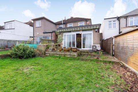 32 Radnor Avenue, Welling, DA16 2BX