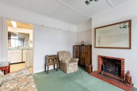 32 Radnor Avenue, Welling, DA16 2BX