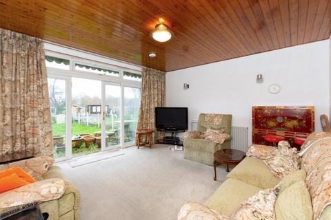 32 Radnor Avenue, Welling, DA16 2BX