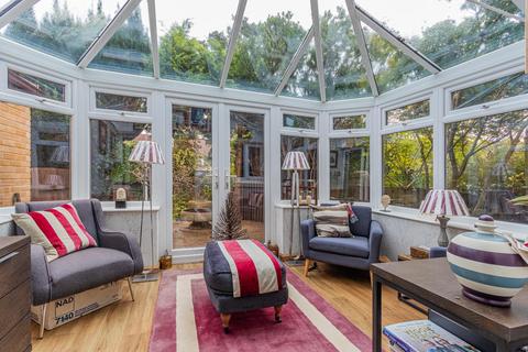 9b Drury Close, Thornhill, Cardiff, CF14 9BJ