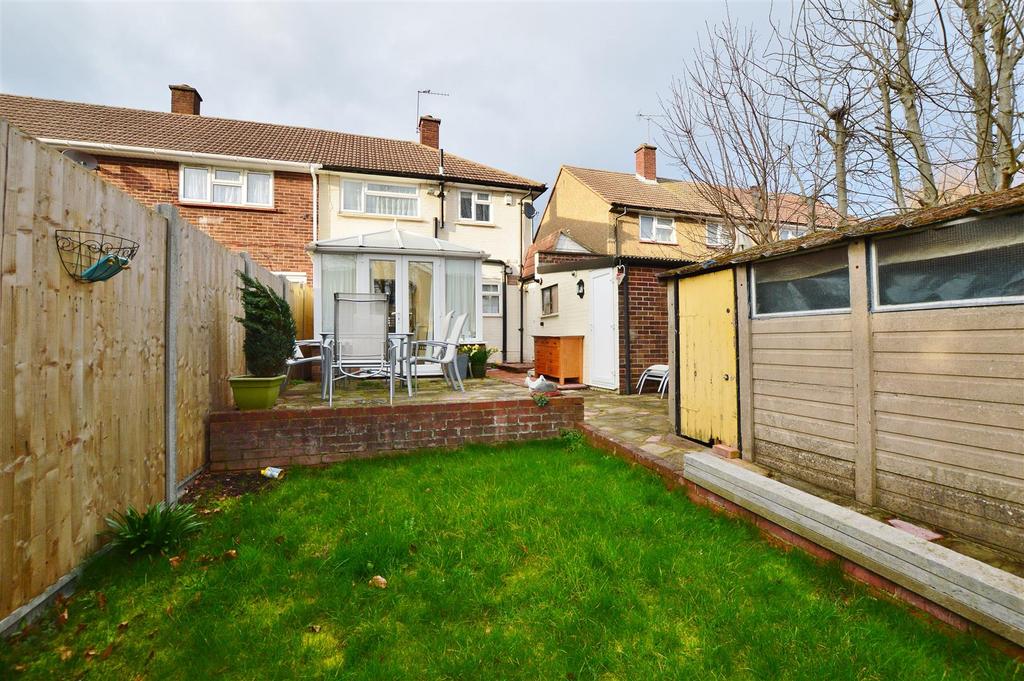 Thorndike, Slough 2 bed end of terrace house for sale £410,000