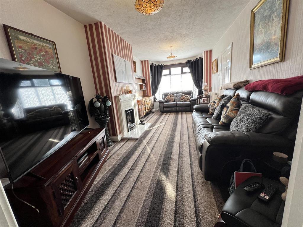 Milburn Road, Kingstanding, Birmingham 2 bed semidetached house £225,000