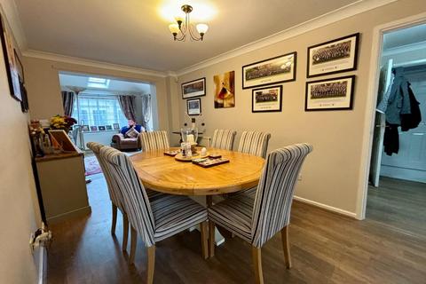 4 Fosberry Close, Wootton, Northampton, NN4 6AW
