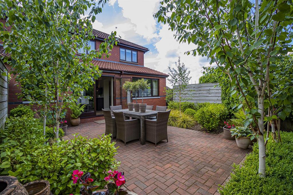 MaesYCoed Road, Cardiff CF14 4 bed semidetached house for sale £
