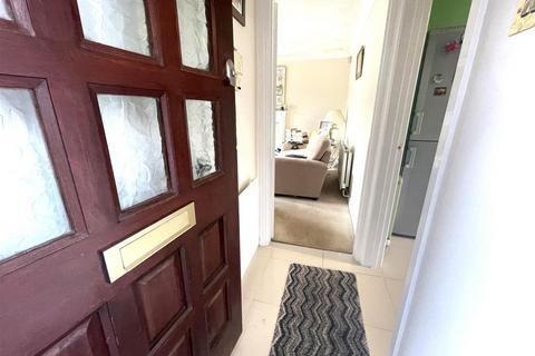 16 Bryn Isaf, Llanelli, SA14 9EX