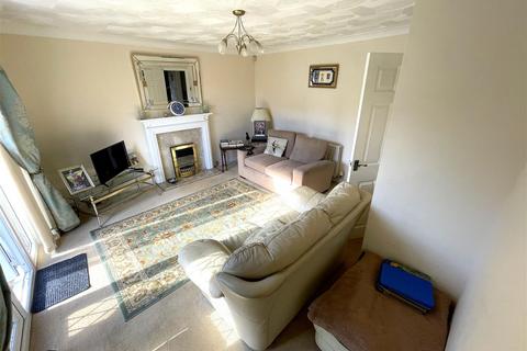 16 Bryn Isaf, Llanelli, SA14 9EX