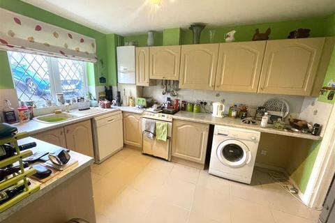 16 Bryn Isaf, Llanelli, SA14 9EX