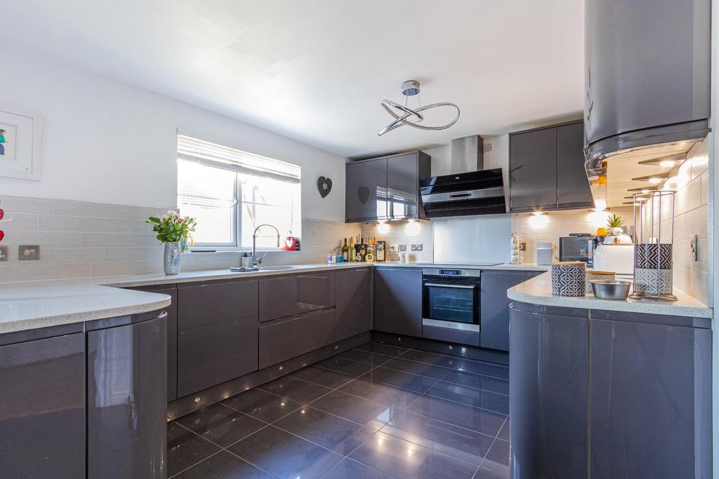 Speedwell Close 16 new-2.jpg