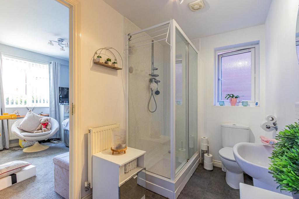 Speedwell Close 16 Garden-1.jpg