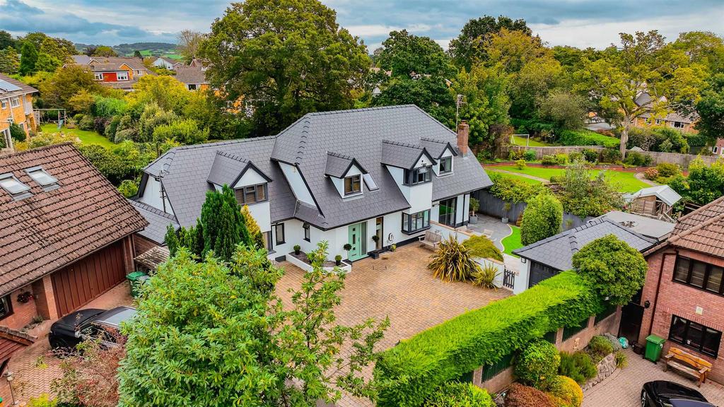 Mill Road, Cardiff CF14 5 bed detached house £1,295,000