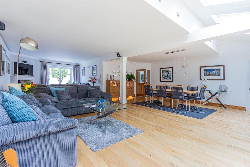 Mill Road, Cardiff CF14 5 bed detached house £1,295,000