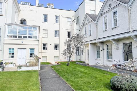 2 bedroom flat for sale, Suffolk Square, Cheltenham GL50 2DY