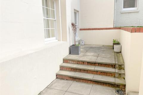 2 bedroom flat for sale, Suffolk Square, Cheltenham GL50 2DY