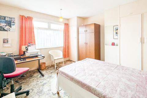 29 Aylesbury Crescent, Bristol, BS3 5NW