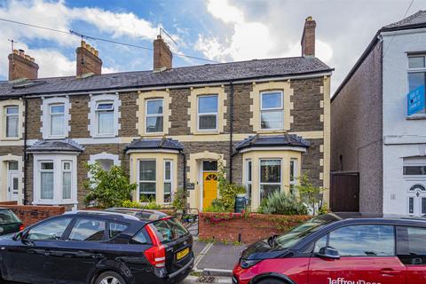 3 bedroom end of terrace house for sale, Wyndham Road, Cardiff CF11