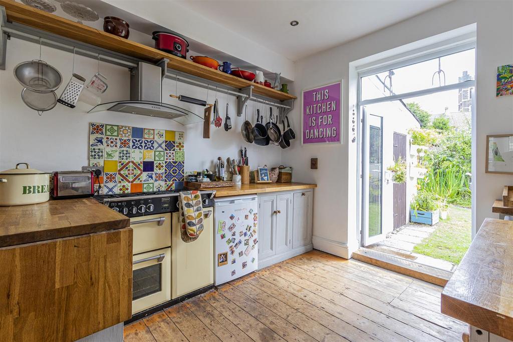Wyndham Road, Cardiff CF11 3 bed end of terrace house for sale £500,000