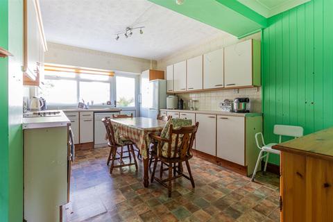 9 The Crescent, Fairwater, Cardiff, CF5 3DF