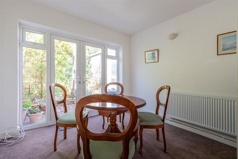 9 The Crescent, Fairwater, Cardiff, CF5 3DF