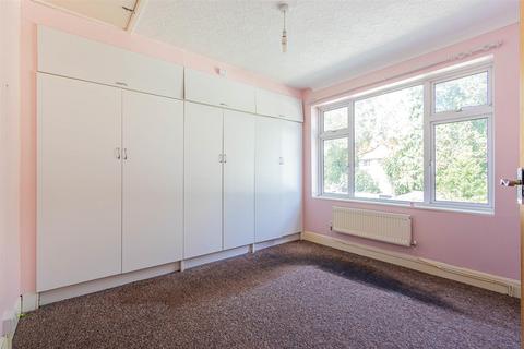 9 The Crescent, Fairwater, Cardiff, CF5 3DF