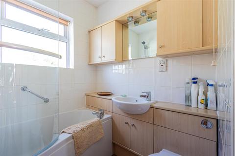 9 The Crescent, Fairwater, Cardiff, CF5 3DF