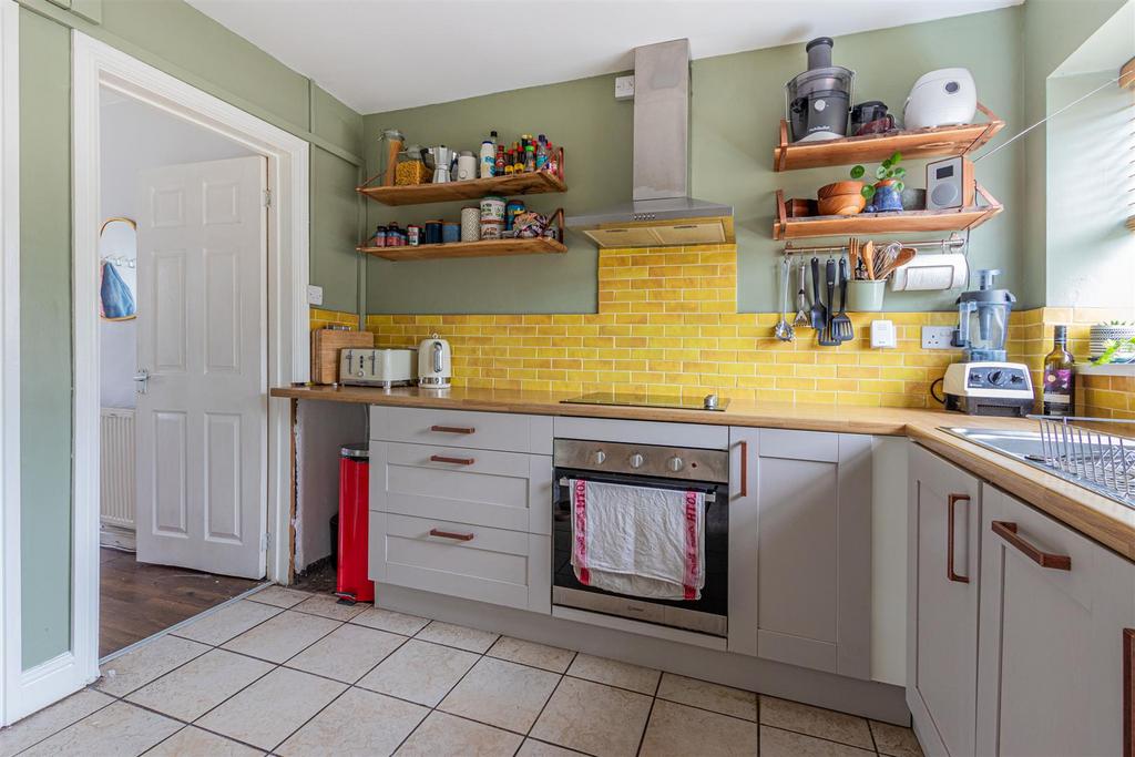 Amethyst Road, Cardiff CF5 2 bed end of terrace house for sale £235,000