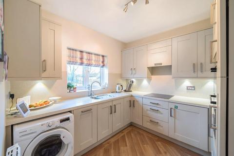 5 Smithy Court, Collingham, Wetherby, LS22 5LU