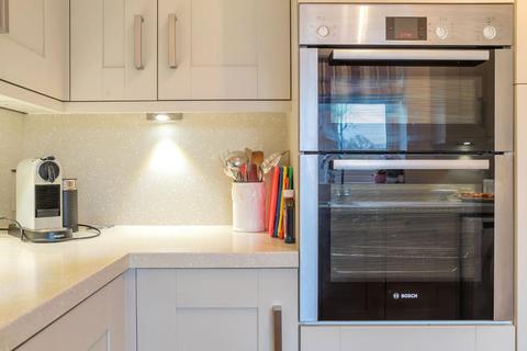 5 Smithy Court, Collingham, Wetherby, LS22 5LU