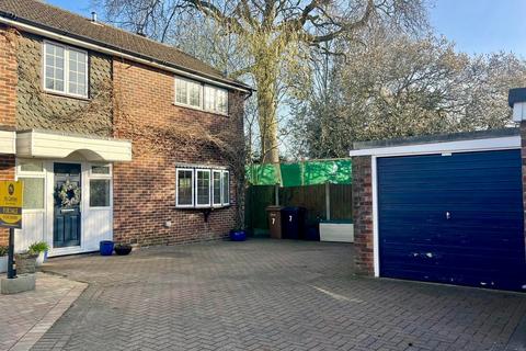 7 Wellmeads, Chelmsford, CM2 9QB