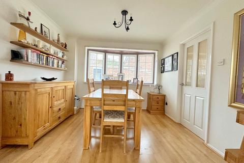 7 Wellmeads, Chelmsford, CM2 9QB