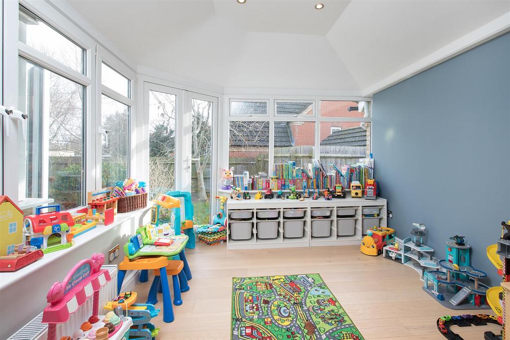 Family Room.jpg