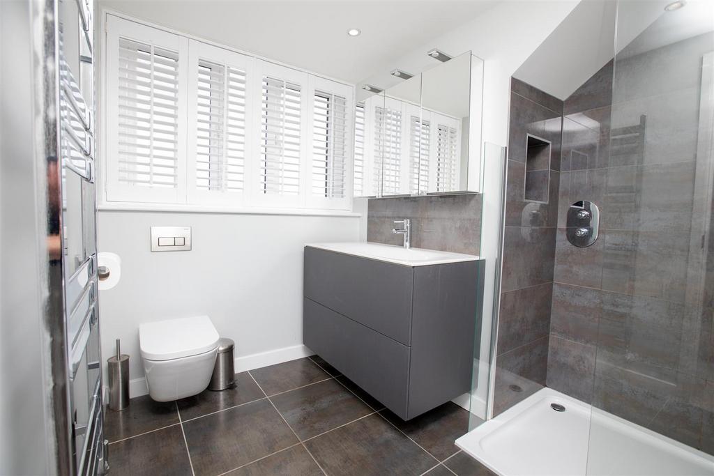 Bedroom 2 En-Suite.jpg
