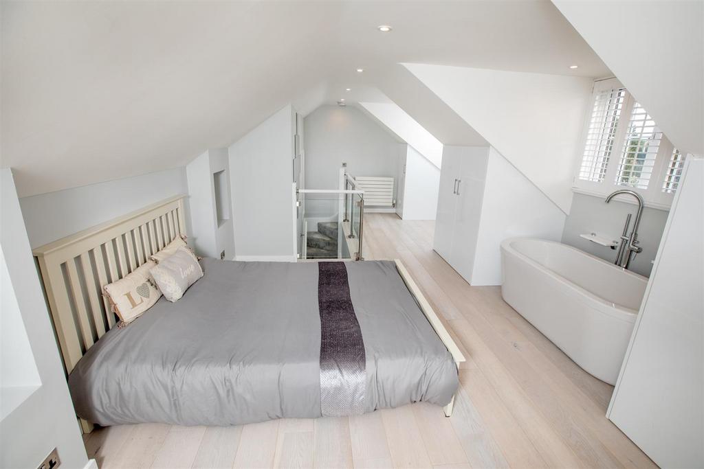 Bedroom 2.02.jpg
