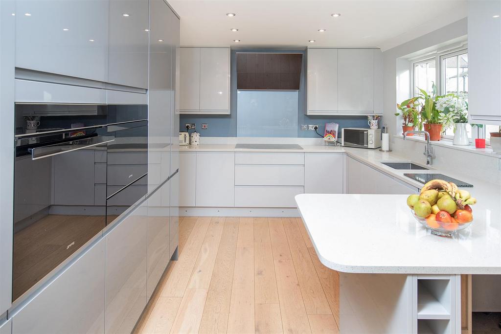 Kitchen.05.jpg