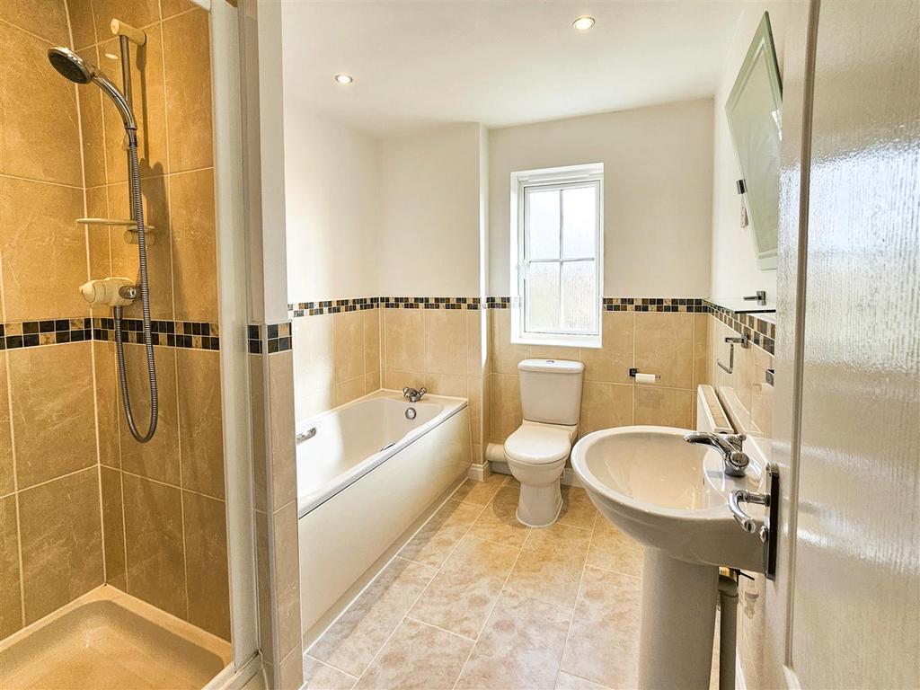 Family-Bathroom.gif