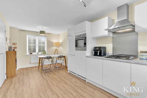 6 Damson Way, Bidford On Avon, Alcester, B50 4NB