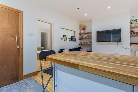 Flat 1, 20 Leckwith Road, Cardiff, CF11 8HL