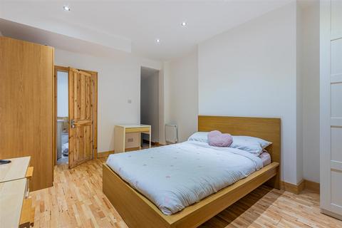 Flat 1, 20 Leckwith Road, Cardiff, CF11 8HL