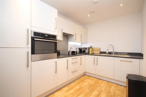 1 bedroom flat for sale, Station View, Guildford