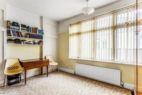 26 Deepdene Gardens, Dorking, RH4 2BH